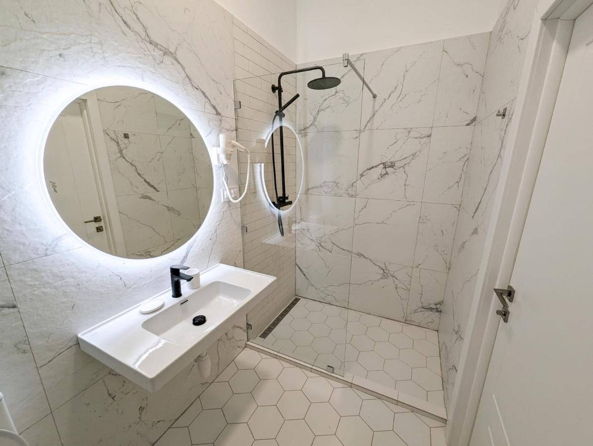 Kyiv Honchara Hotel Ngoại thất bức ảnh