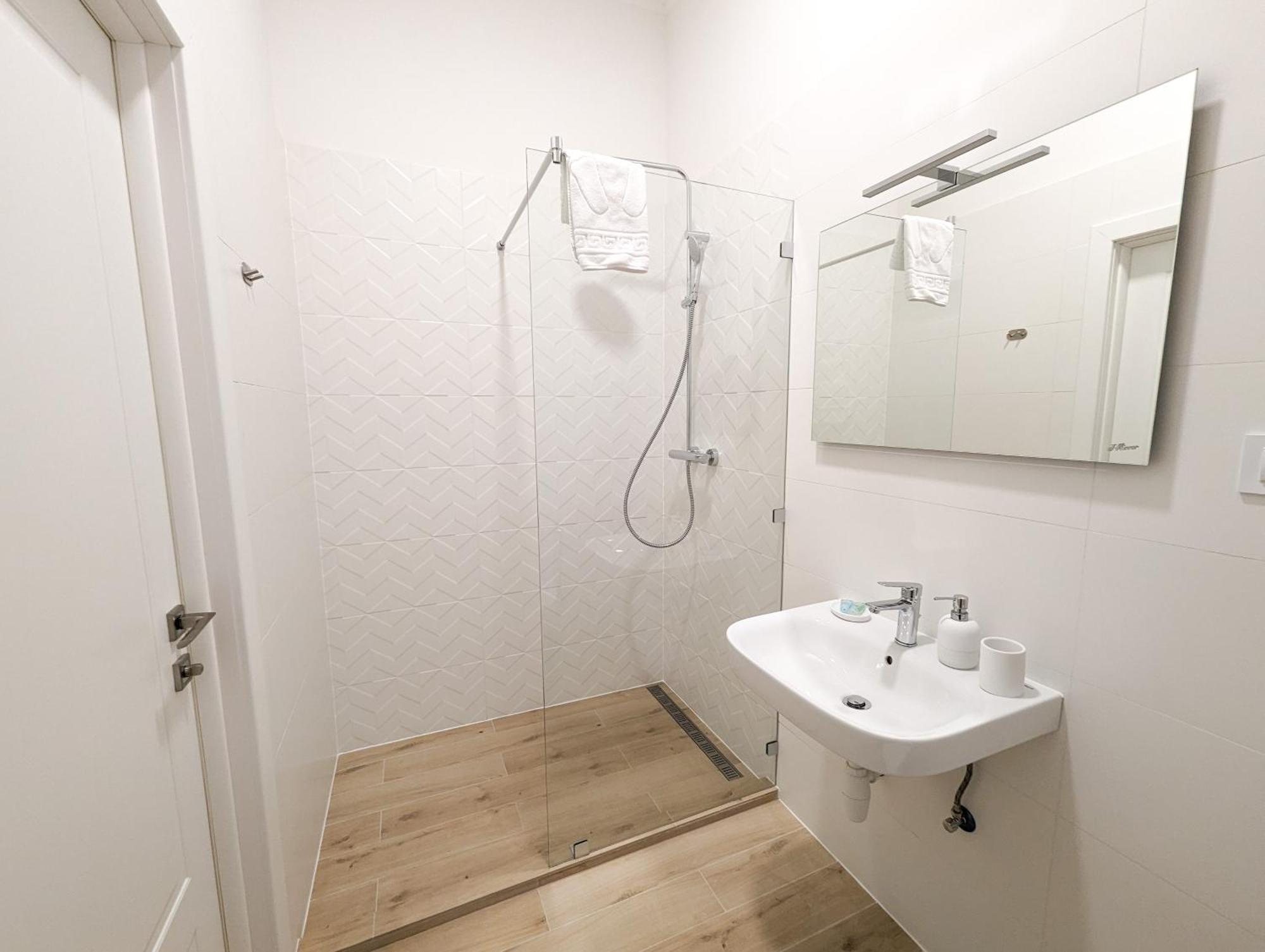 Kyiv Honchara Hotel Ngoại thất bức ảnh