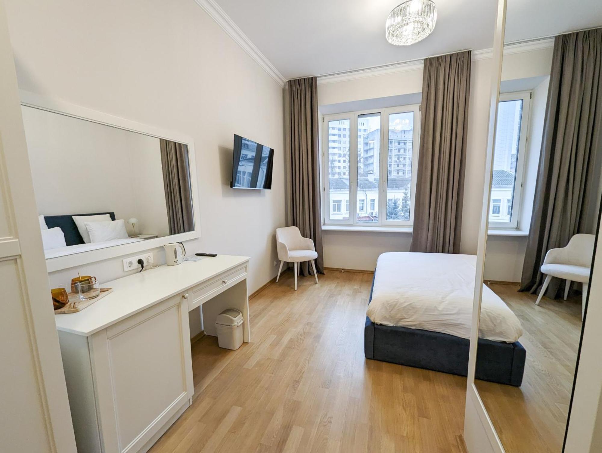 Kyiv Honchara Hotel Ngoại thất bức ảnh
