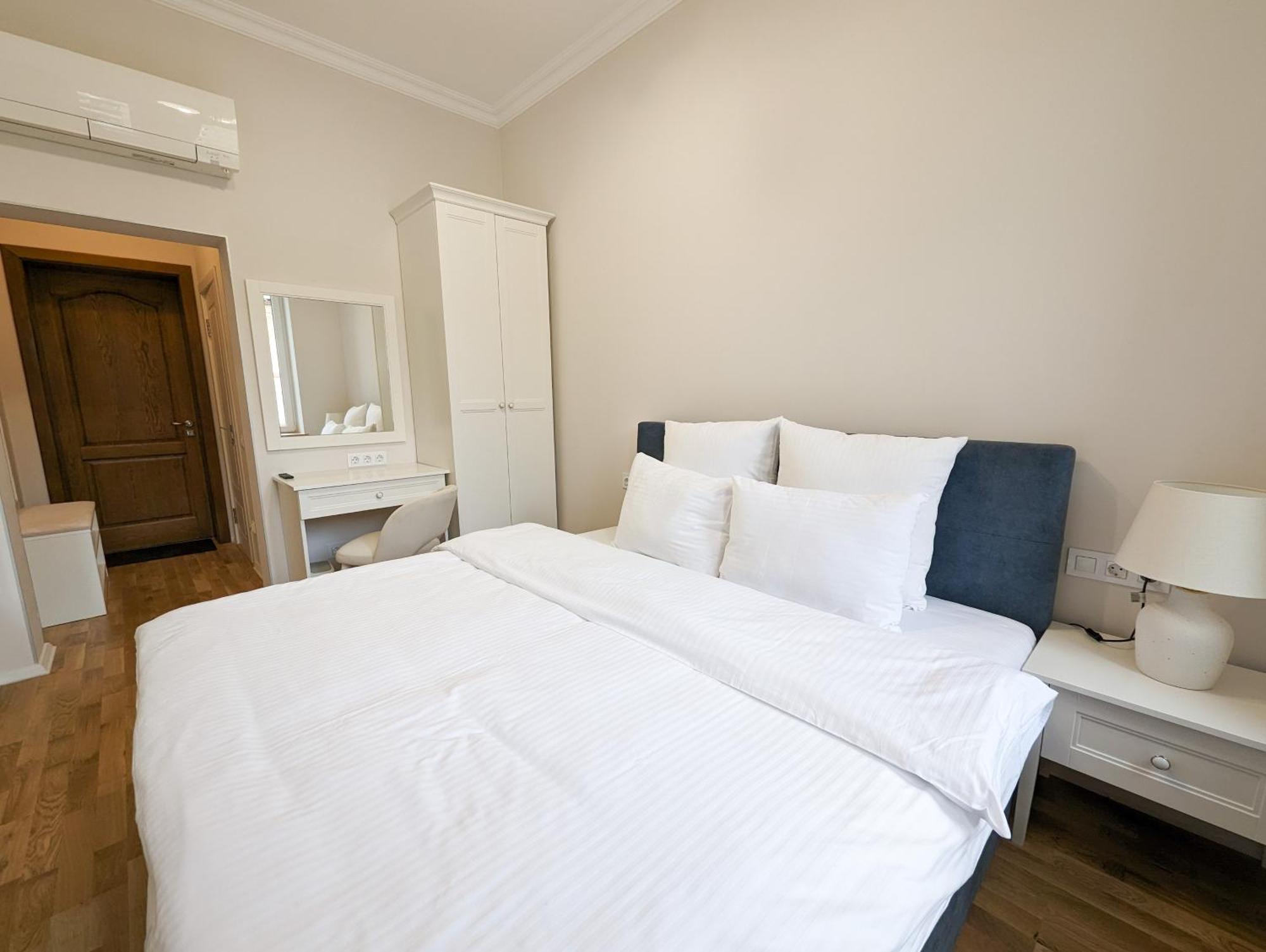 Kyiv Honchara Hotel Phòng bức ảnh