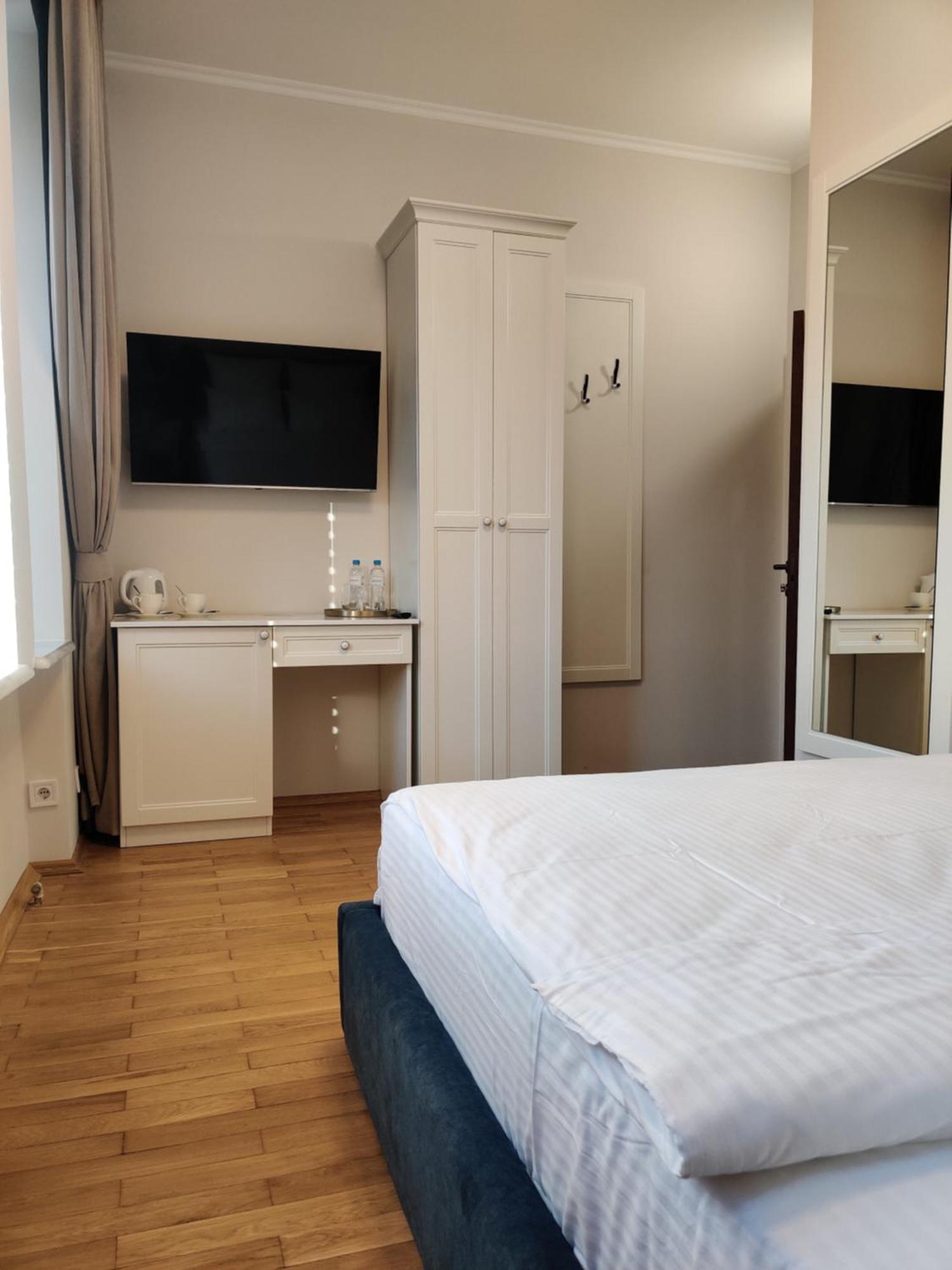 Kyiv Honchara Hotel Ngoại thất bức ảnh